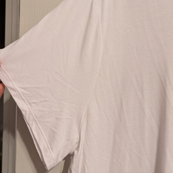 BNWT Torrid White Super Soft Knit Tee size 3 - Picture 2 of 6